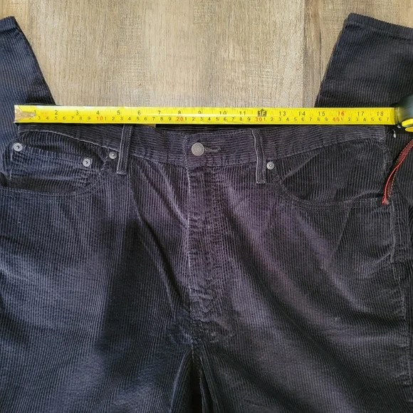 Levi's MOM JEANS HIGH WAISTED Black Corduroy - Picture 8 of 9